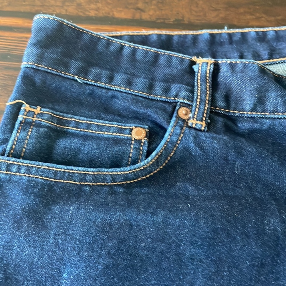 H&M Men's Dark Denim Slim Fit Shorts with cuff size 38 - Picture 3 of 9